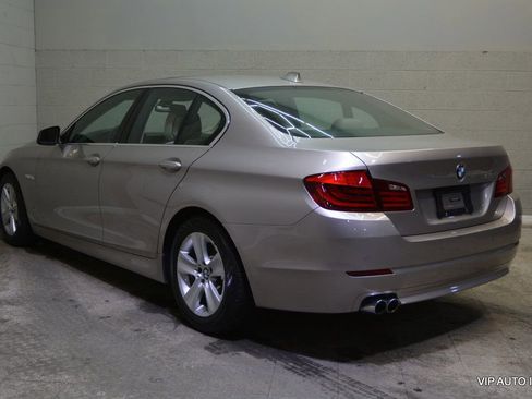Used 2011 BMW 528i Sedan image 3