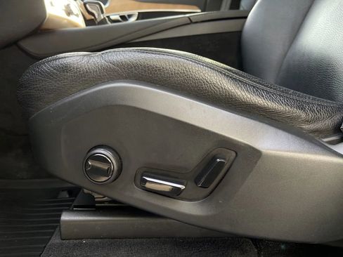 Used 2022 Volvo XC90 T6 Momentum w/ Advanced Package image 12