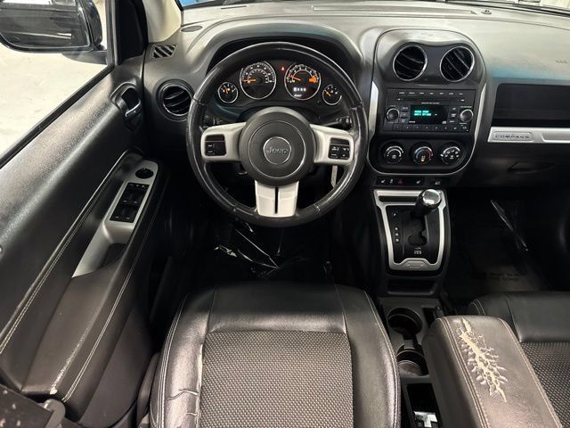 Used 2016 Jeep Compass Latitude w/ Sun/Sound Group AWD/4WD image 5