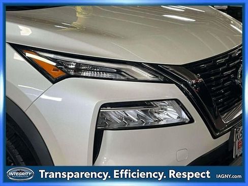 Used 2023 Nissan Rogue SV w/ SV Premium Package AWD/4WD image 9