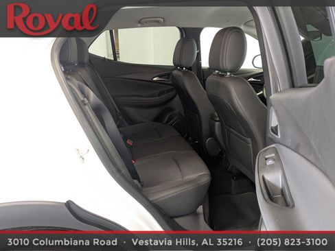 Used 2025 Buick Encore GX Preferred AWD/4WD image 10