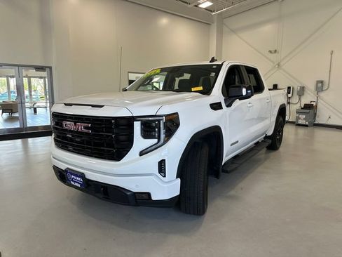 Used 2025 GMC Sierra 1500 Elevation w/ Elevation Premium Package AWD/4WD image 10