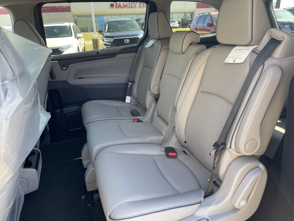Certified 2024 Honda Odyssey EX image 14