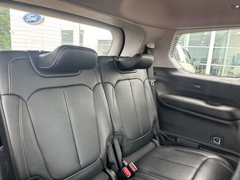 Used 2022 Jeep Grand Cherokee L Limited AWD/4WD image 11