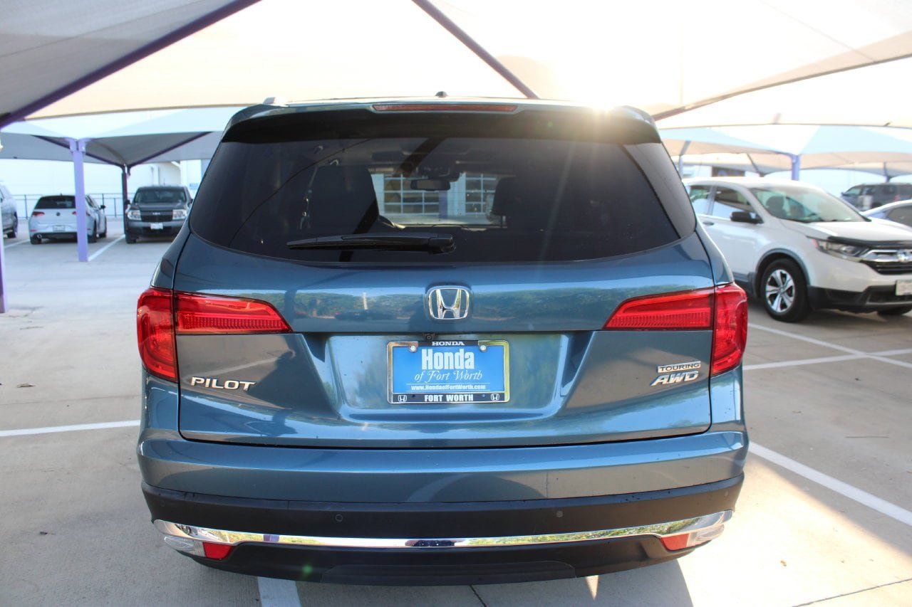 Used 2017 Honda Pilot Touring image 4