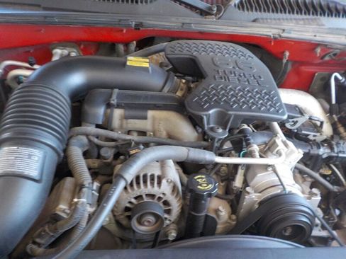 Used 2005 GMC Sierra 3500 SLE w/ Heavy-Duty Power Package image 14