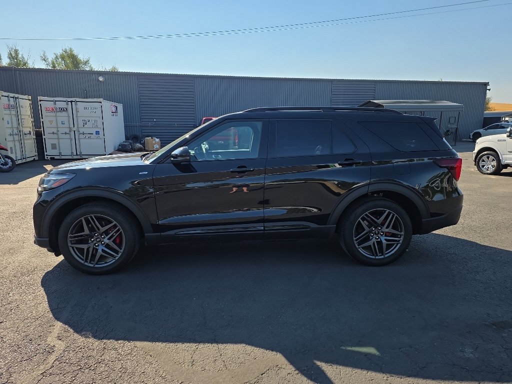 Certified 2025 Ford Explorer ST-Line w/ ST-Line Street Pack AWD/4WD image 12