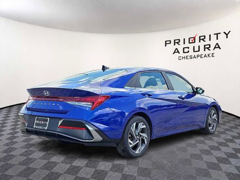 Used 2025 Hyundai Elantra SEL FWD image 4