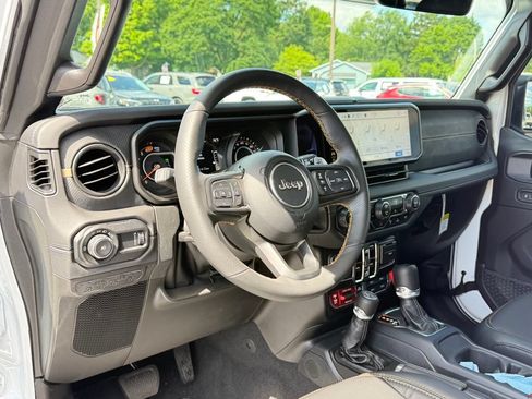 Used 2025 Jeep Wrangler Unlimited Rubicon 392 AWD/4WD image 20