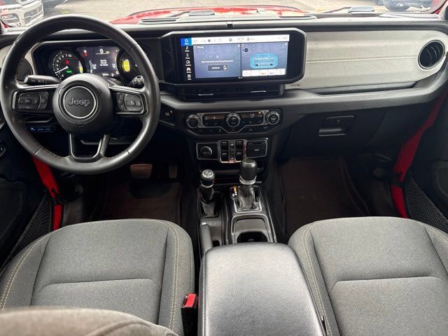 Used 2024 Jeep Wrangler Unlimited w/ Convenience Group AWD/4WD image 5