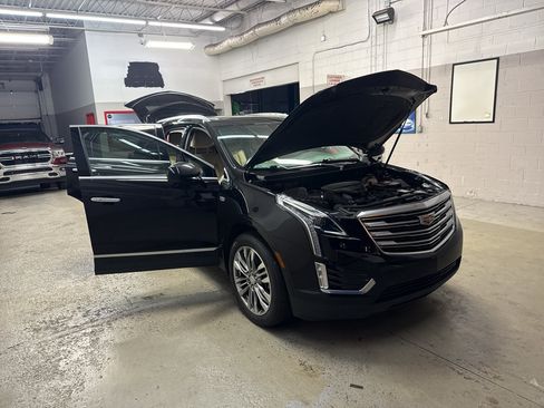 Used 2017 Cadillac XT5 Premium Luxury AWD/4WD image 9