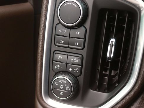 Used 2019 Chevrolet Silverado 1500 LTZ w/ LTZ Premium Package AWD/4WD image 25