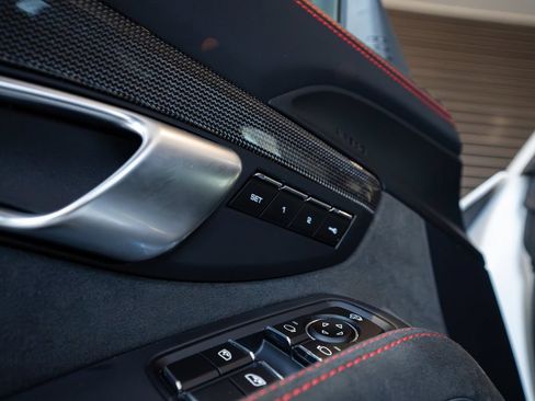 Certified 2025 Porsche 718 Boxster GTS RWD image 21