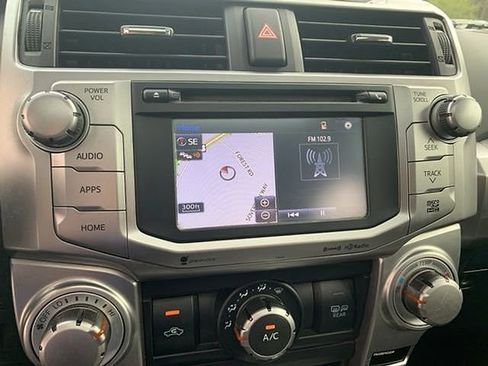 Used 2018 Toyota 4Runner SR5 Premium image 35