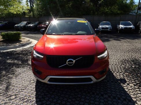 Used 2019 Volvo XC40 T5 R-Design AWD/4WD image 2