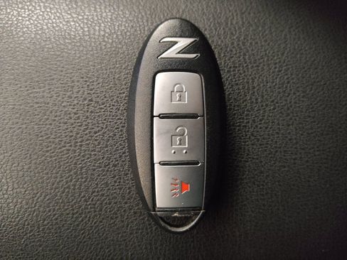 Used 2016 Nissan 370Z Roadster RWD image 32