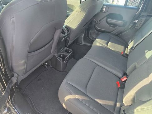 Used 2022 Jeep Wrangler Unlimited Sport AWD/4WD image 13