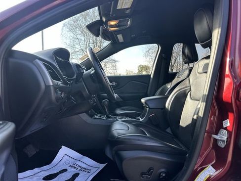 Used 2019 Jeep Cherokee High Altitude FWD image 12
