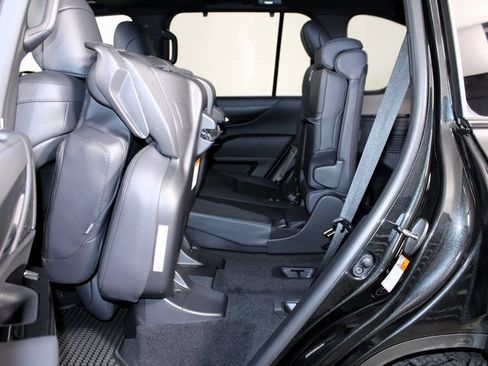 Used 2025 Lexus LX 700h Overtrail image 27