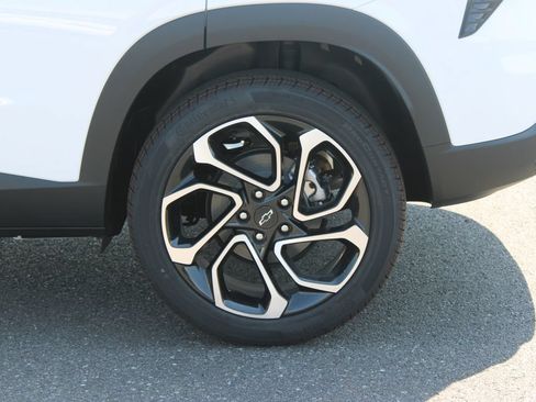 New 2026 Chevrolet Trax RS w/ Sunroof Package FWD image 19