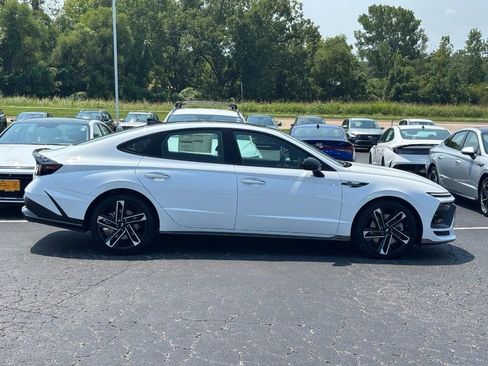 New 2025 Hyundai Sonata SEL FWD image 2
