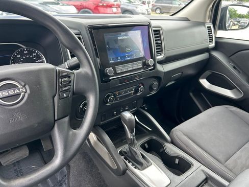 Used 2023 Nissan Frontier SV w/ Technology Package AWD/4WD image 16