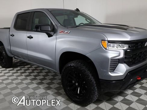 Used 2025 Chevrolet Silverado 1500 LT Trail Boss w/ Convenience Package II image 3