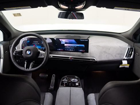 New 2026 BMW iX xDrive60 w/ M Sport Package image 10