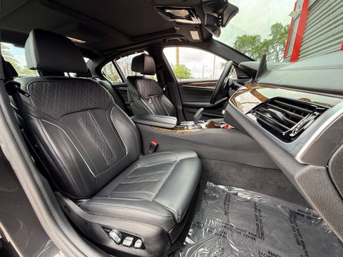 Used 2020 BMW M550i xDrive w/ Executive Package AWD/4WD image 23