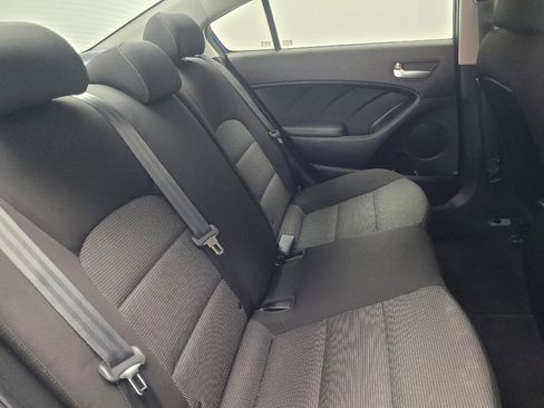 Used 2018 Kia Forte LX image 19