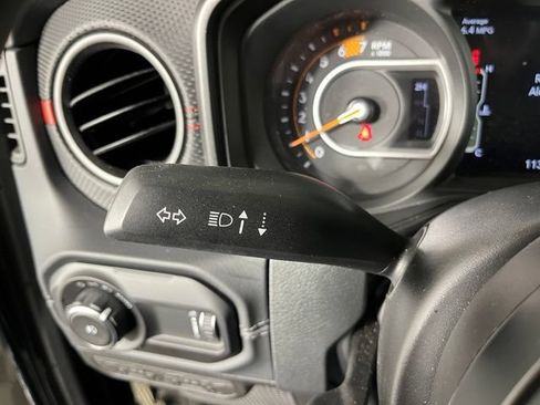 Used 2026 Jeep Wrangler Unlimited Rubicon AWD/4WD image 23