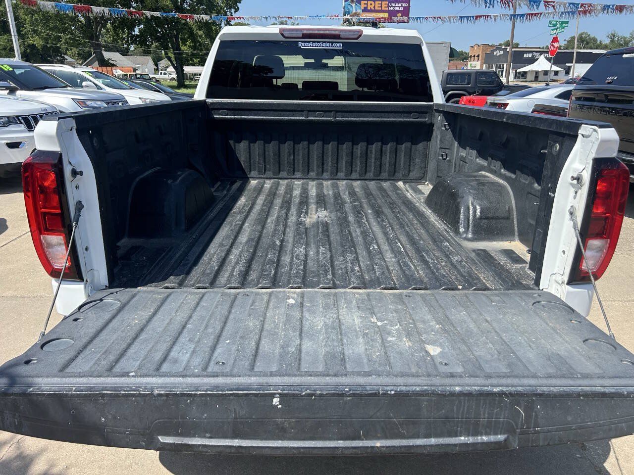 Used 2020 GMC Sierra 1500 SLE w/ SLE Value Package AWD/4WD image 7