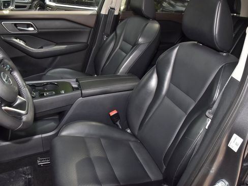 Used 2021 Nissan Rogue SV w/ Premium Package image 33