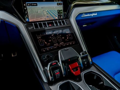Used 2020 Lamborghini Urus image 48