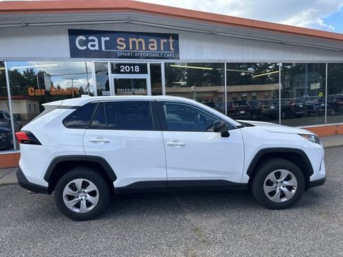 Used 2022 Toyota RAV4 LE image 8