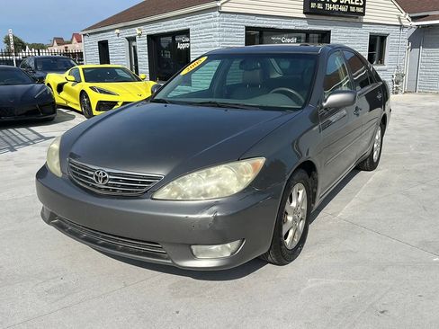 Used 2005 Toyota Camry LE image 1