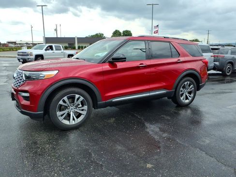 Used 2020 Ford Explorer Platinum w/ Premium Technology Package AWD/4WD image 3