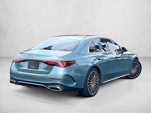 Used 2024 Mercedes-Benz E 350 4MATIC Sedan image 2