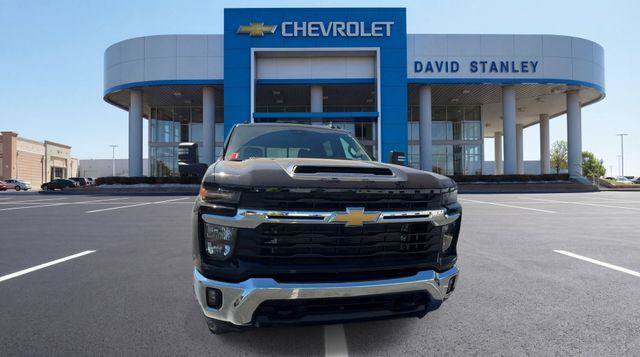 Used 2026 Chevrolet Silverado 3500 LT w/ Leather Package AWD/4WD image 3