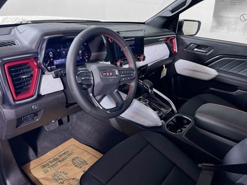 Used 2024 GMC Canyon AT4X image 9