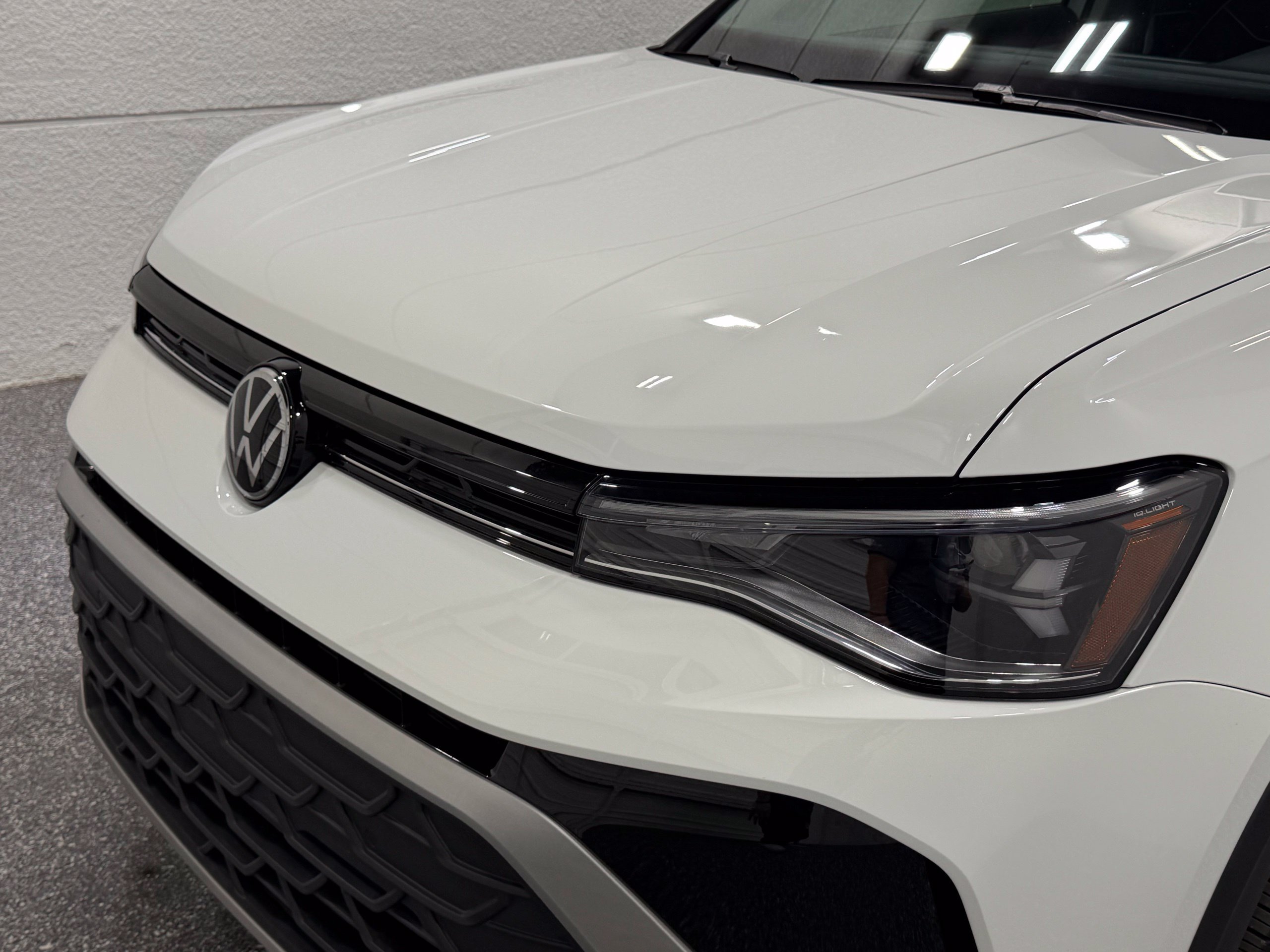 Certified 2025 Volkswagen Taos SE FWD image 15