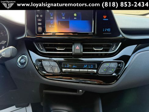 Used 2018 Toyota C-HR XLE image 26