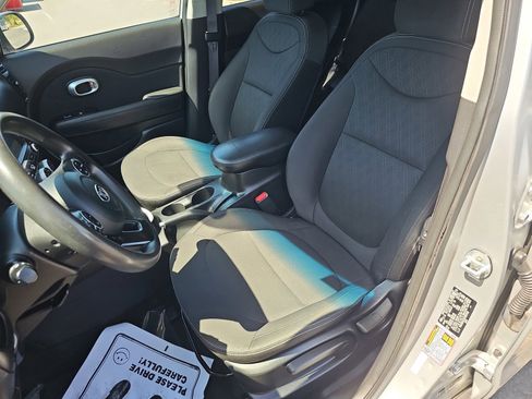 Used 2019 Kia Soul FWD image 16