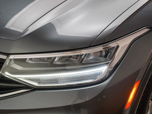 Used 2023 Volkswagen Tiguan SE R-Line FWD image 8