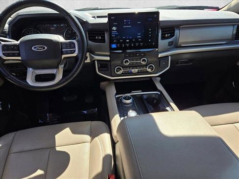 Used 2024 Ford Expedition Max XLT image 15