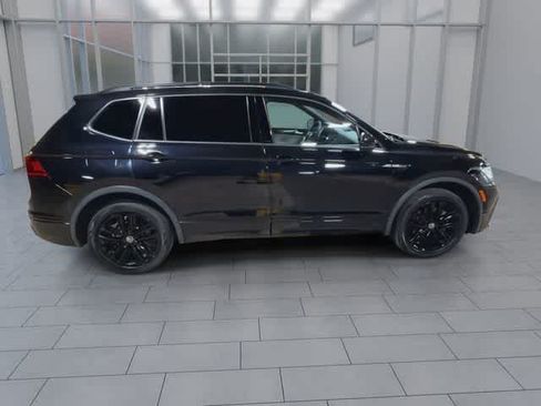 Used 2022 Volkswagen Tiguan SE R-Line AWD/4WD image 9
