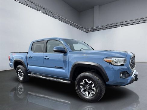 Used 2019 Toyota Tacoma TRD Off-Road AWD/4WD image 10