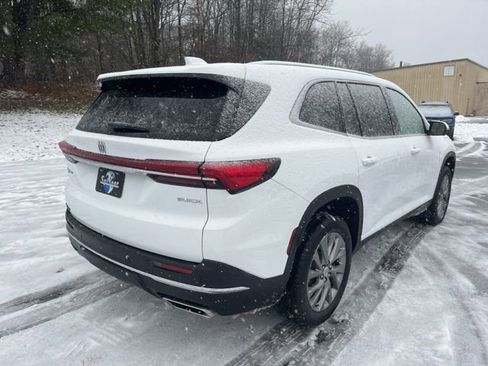 Used 2025 Buick Enclave Preferred image 6