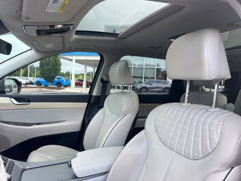 Used 2023 Hyundai Palisade Limited FWD image 12