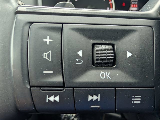 Used 2025 Nissan Rogue SV AWD/4WD image 15